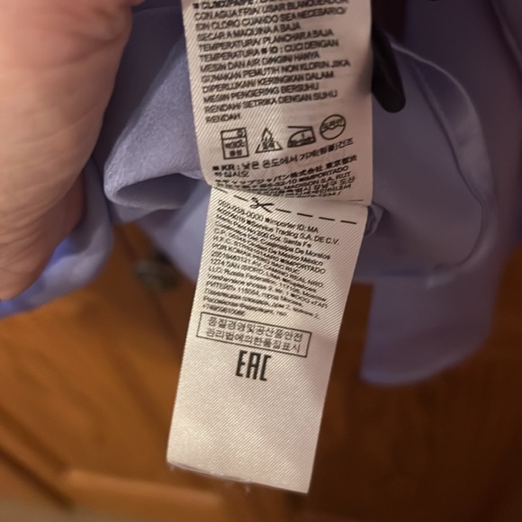 Banana Republic lilac blouse - Picture 7 of 7